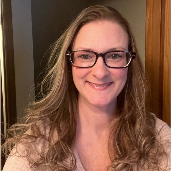 Meet your Posher, Brandy - Picture 1 of 1